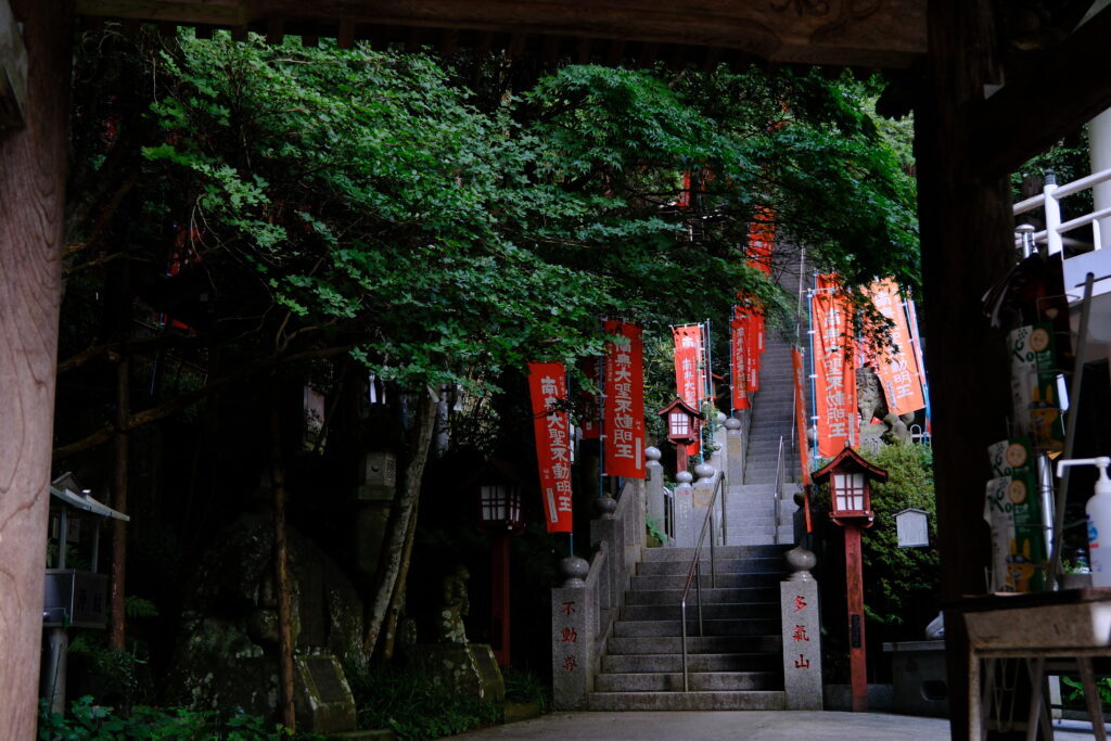 多気山不動尊 山門