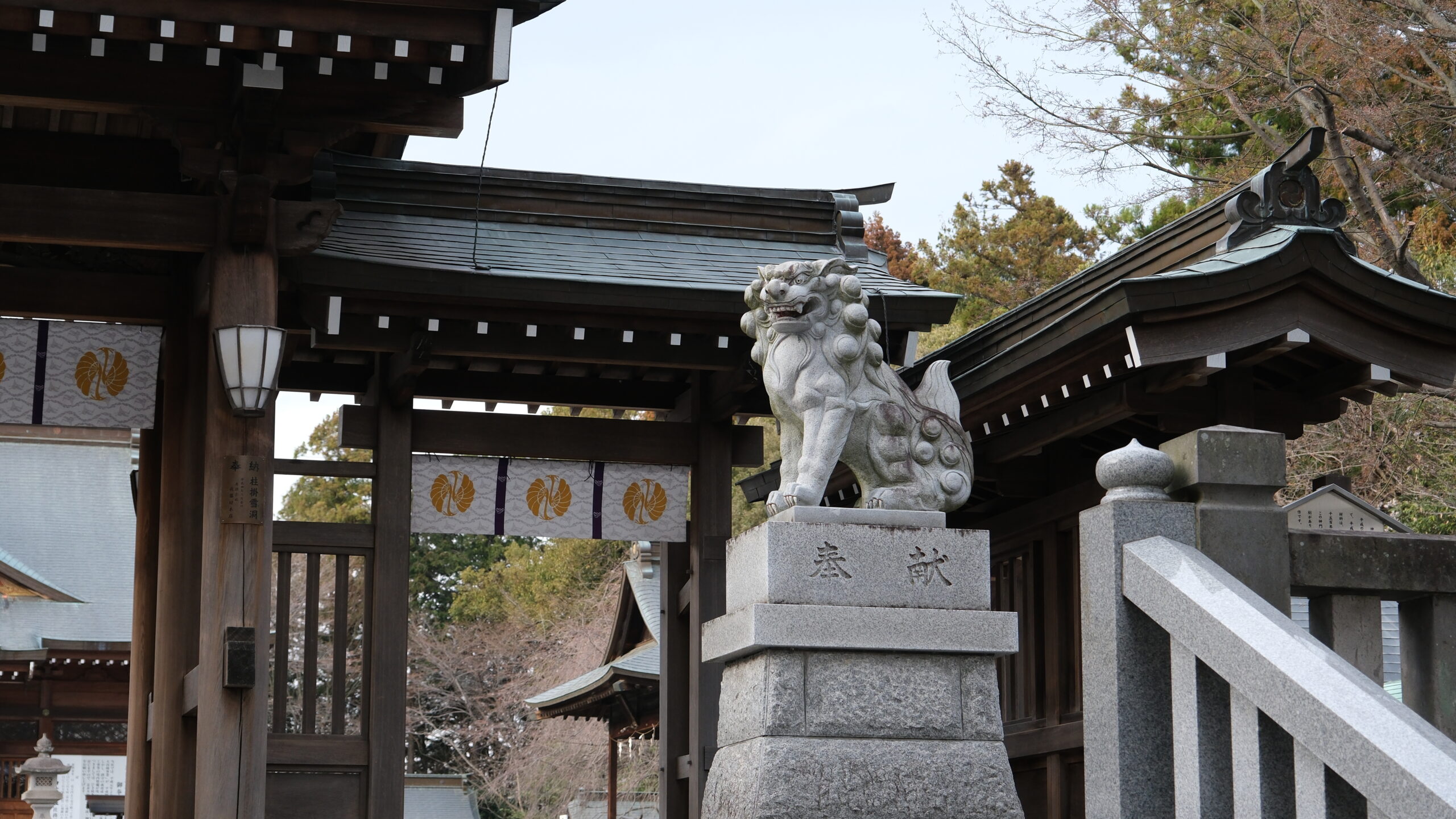 白鷺神社　神門周辺