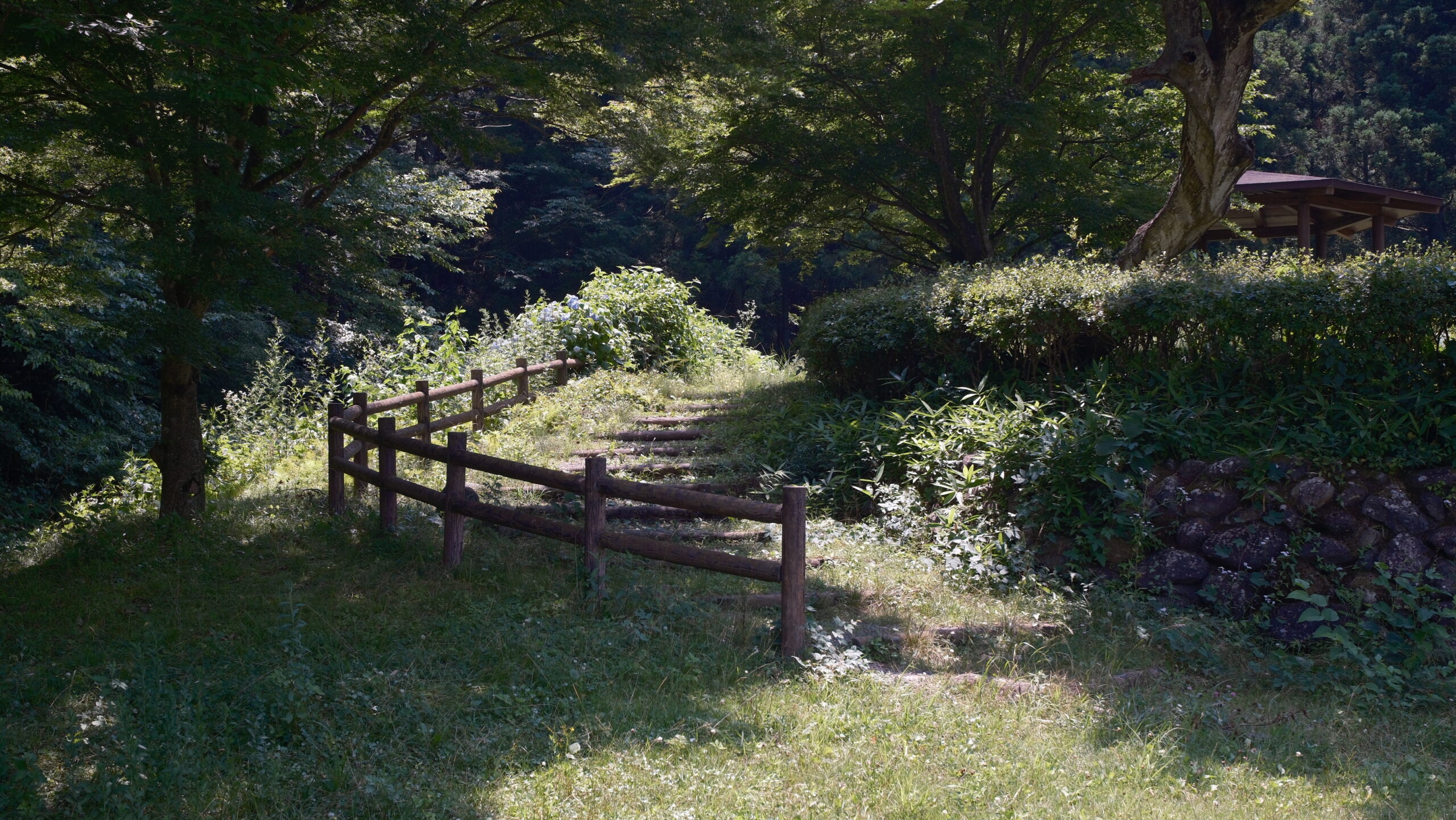 那須疏水公園 東屋への階段