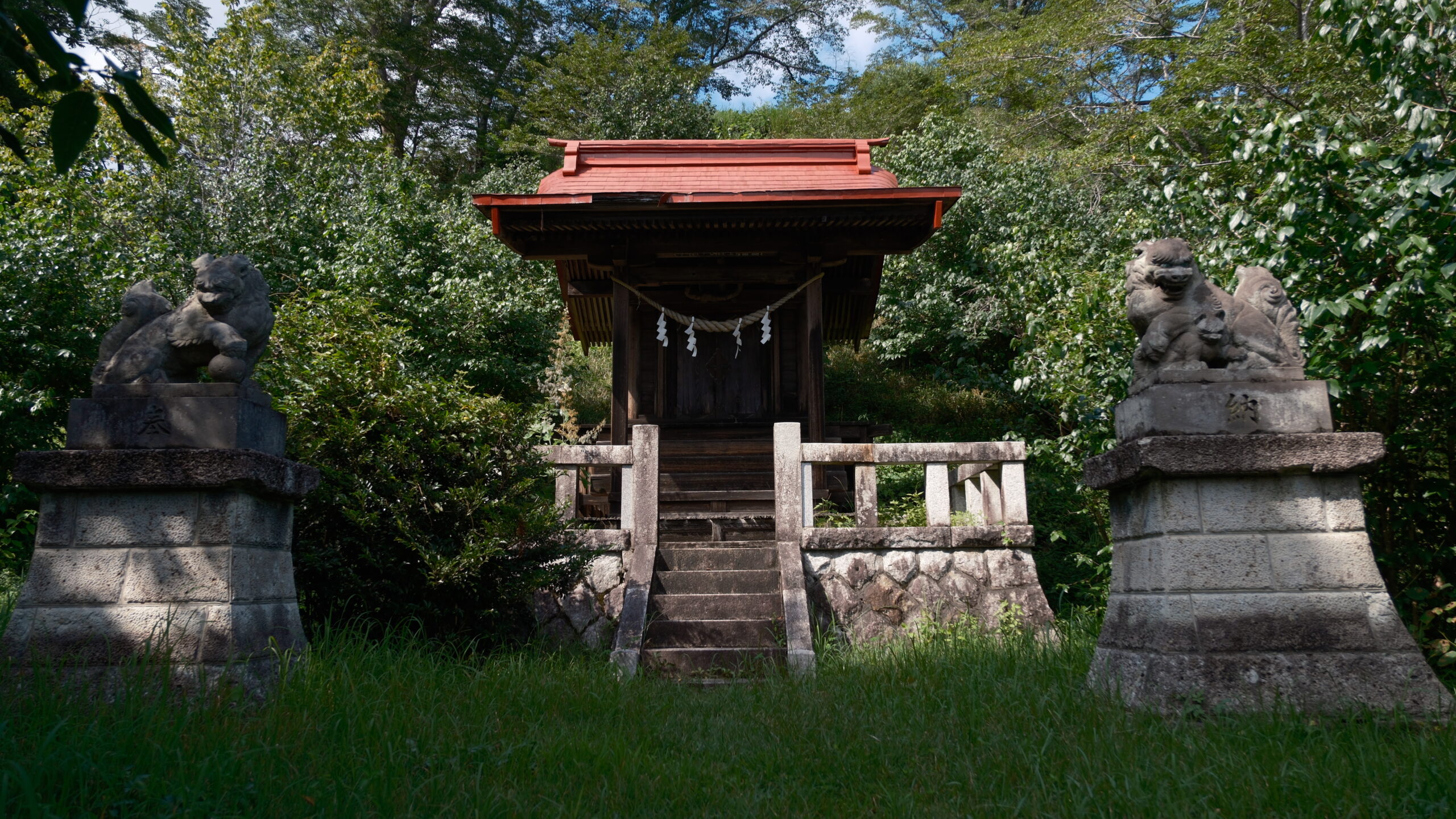 拝殿　たばこ神社