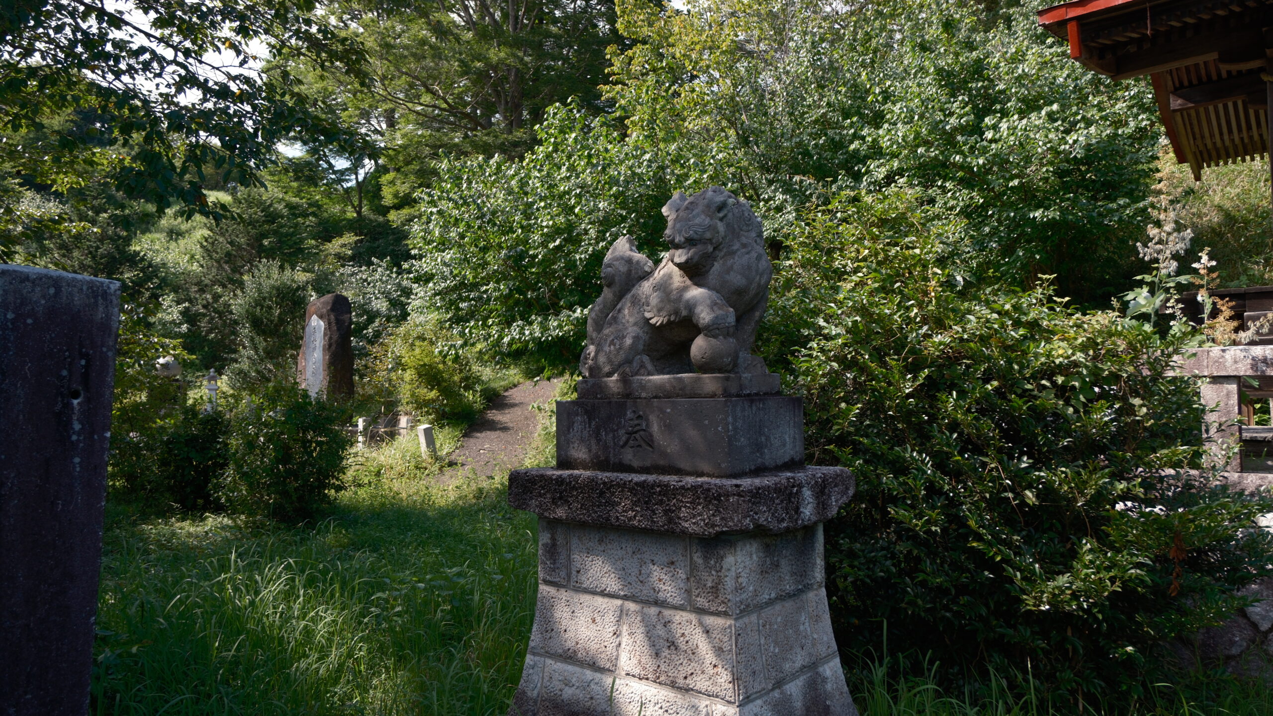 狛犬　たばこ神社