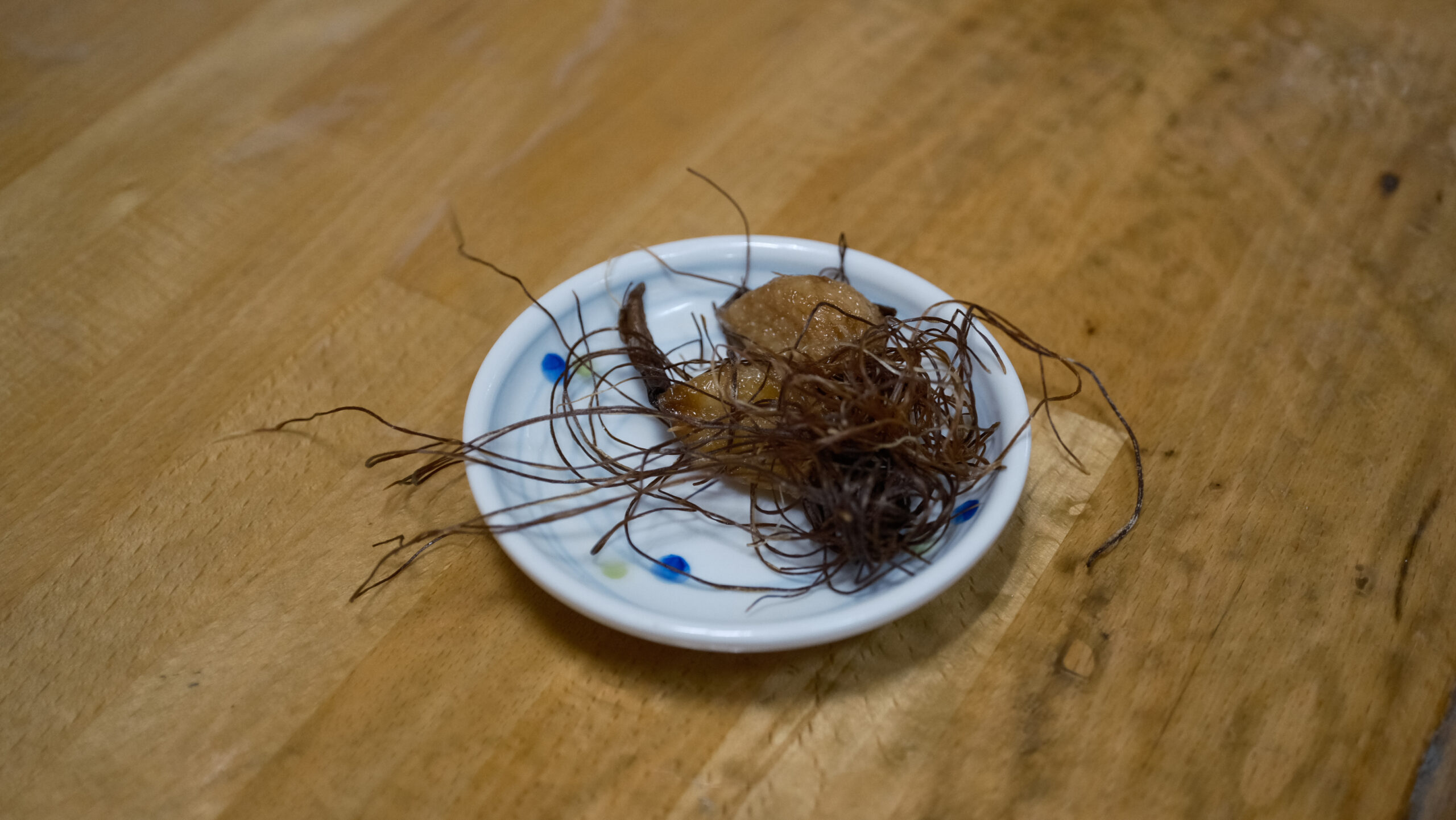 ラーメン大功　にんにくの素揚げ