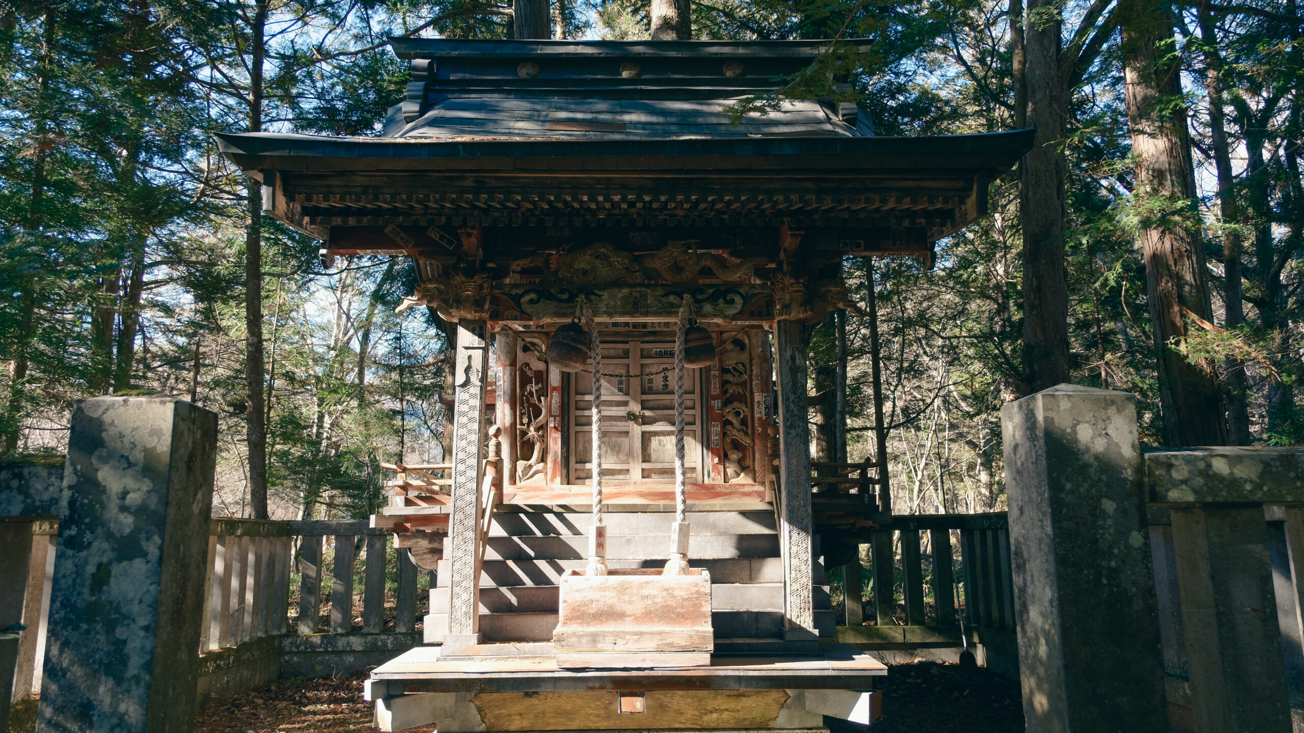 湯西川　高房神社