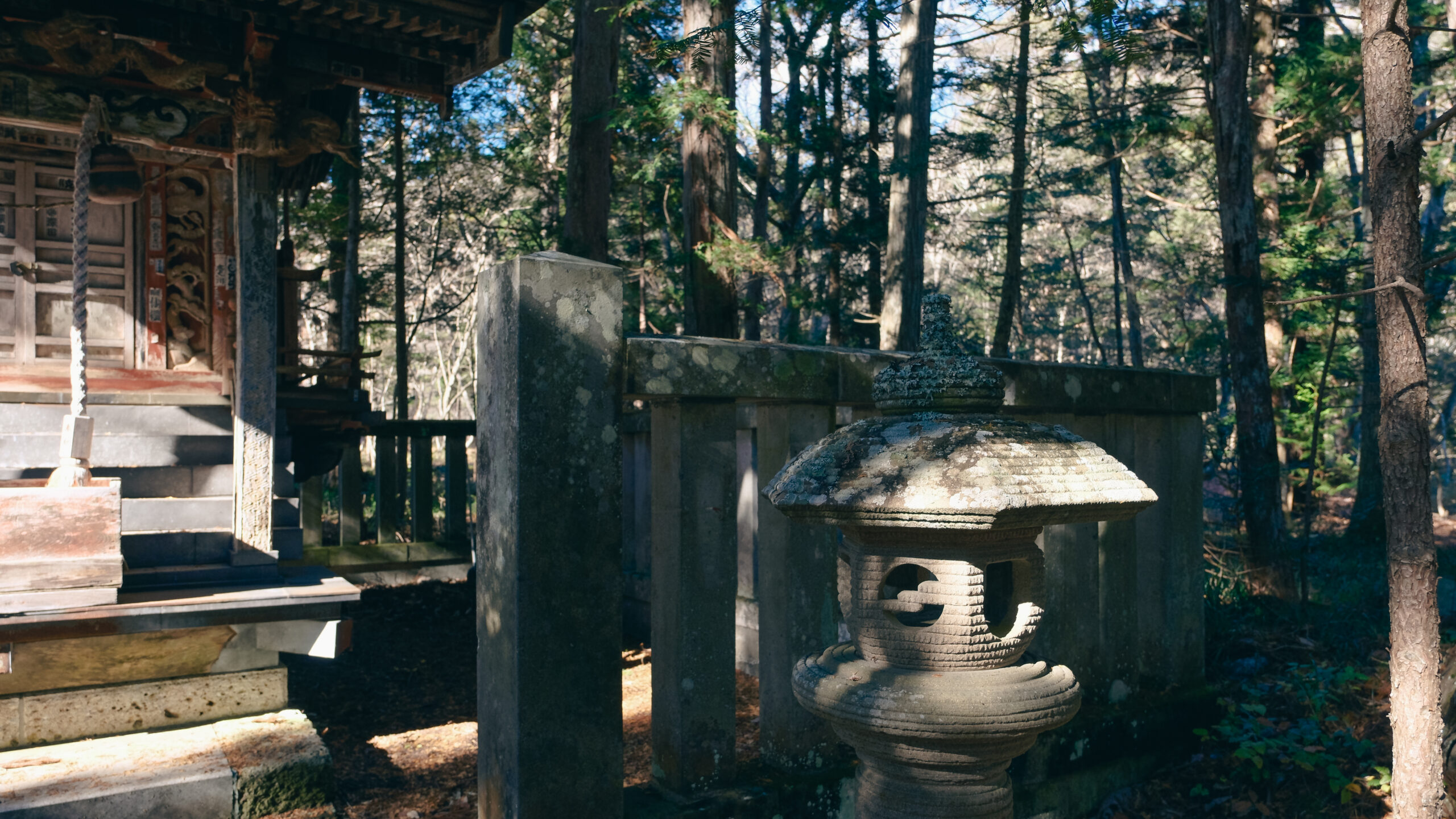 湯西川　高房神社　灯篭