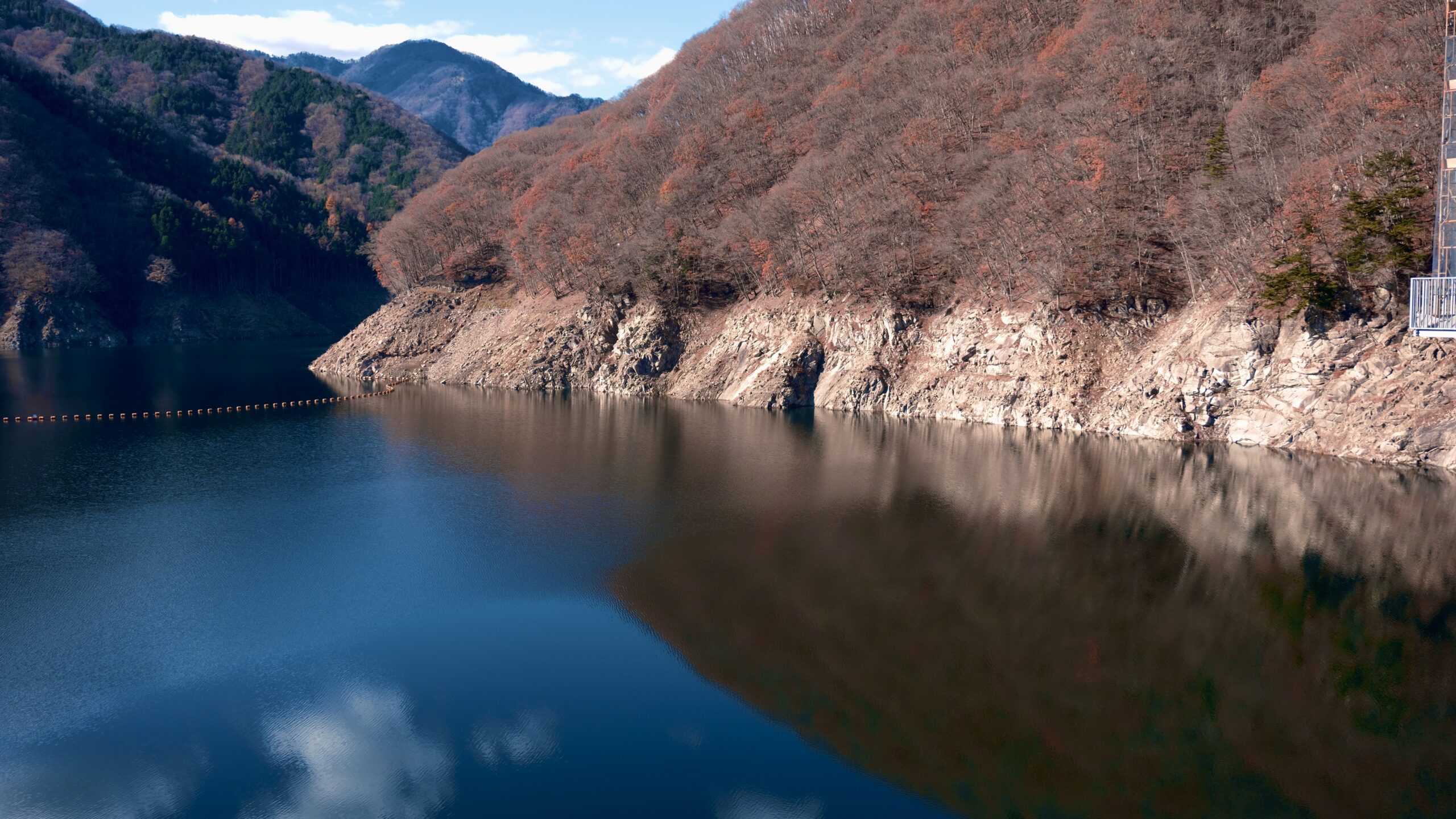 湯西川ダム　岩肌