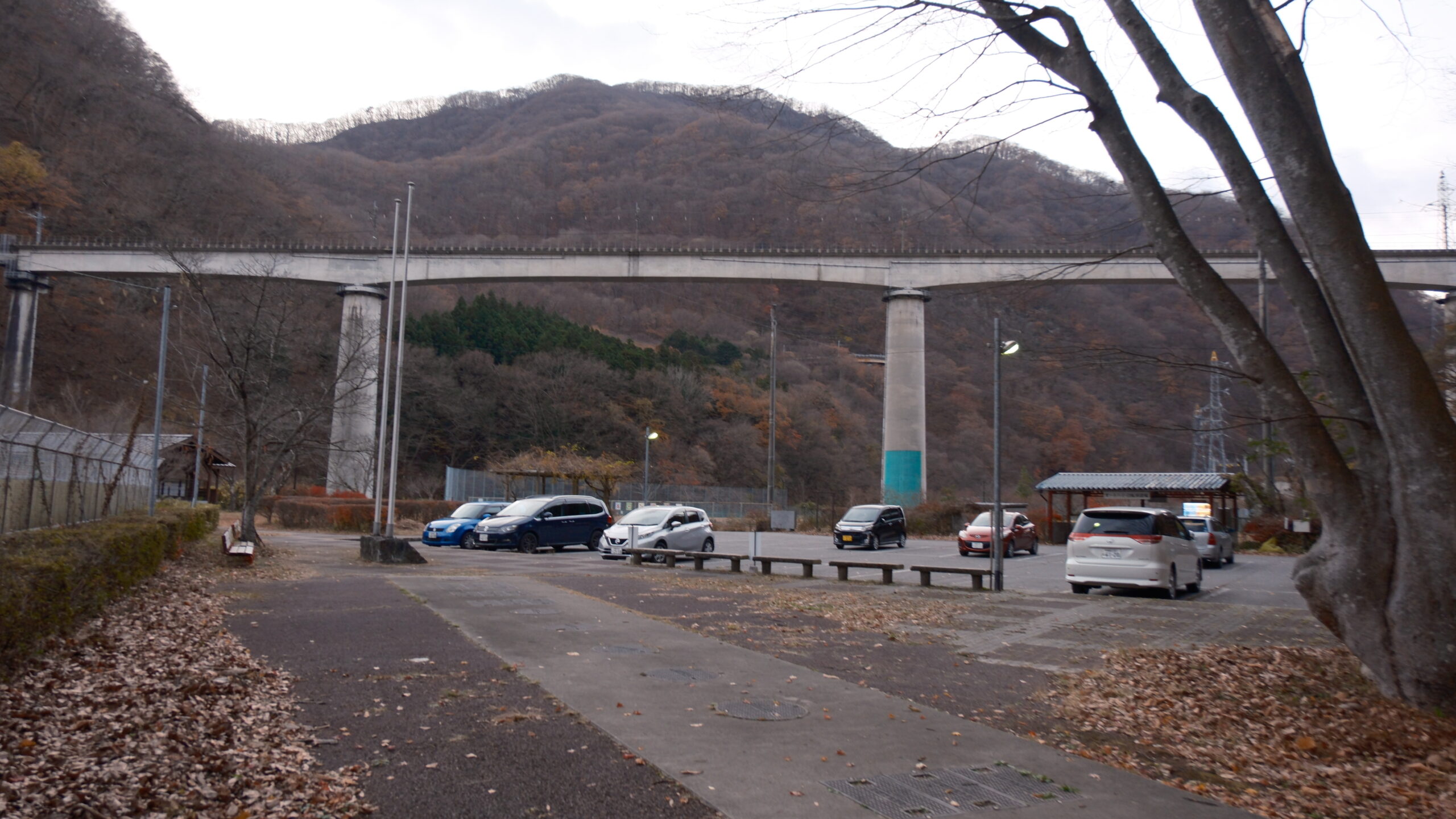 黄金橋　薬師の湯　駐車場