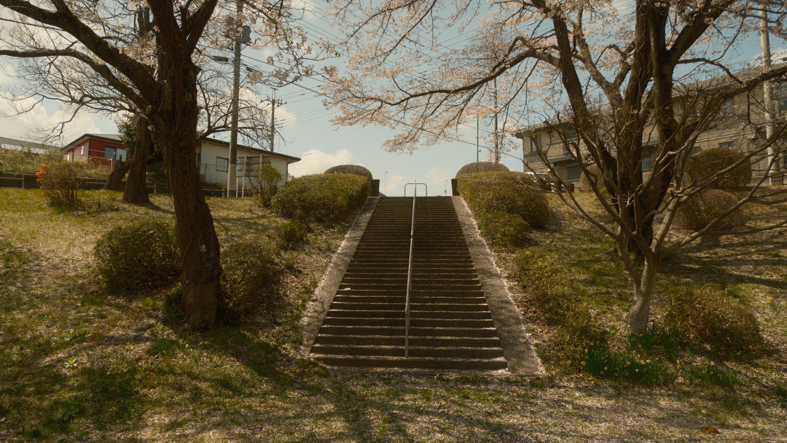 岡本駅前第２公園　階段