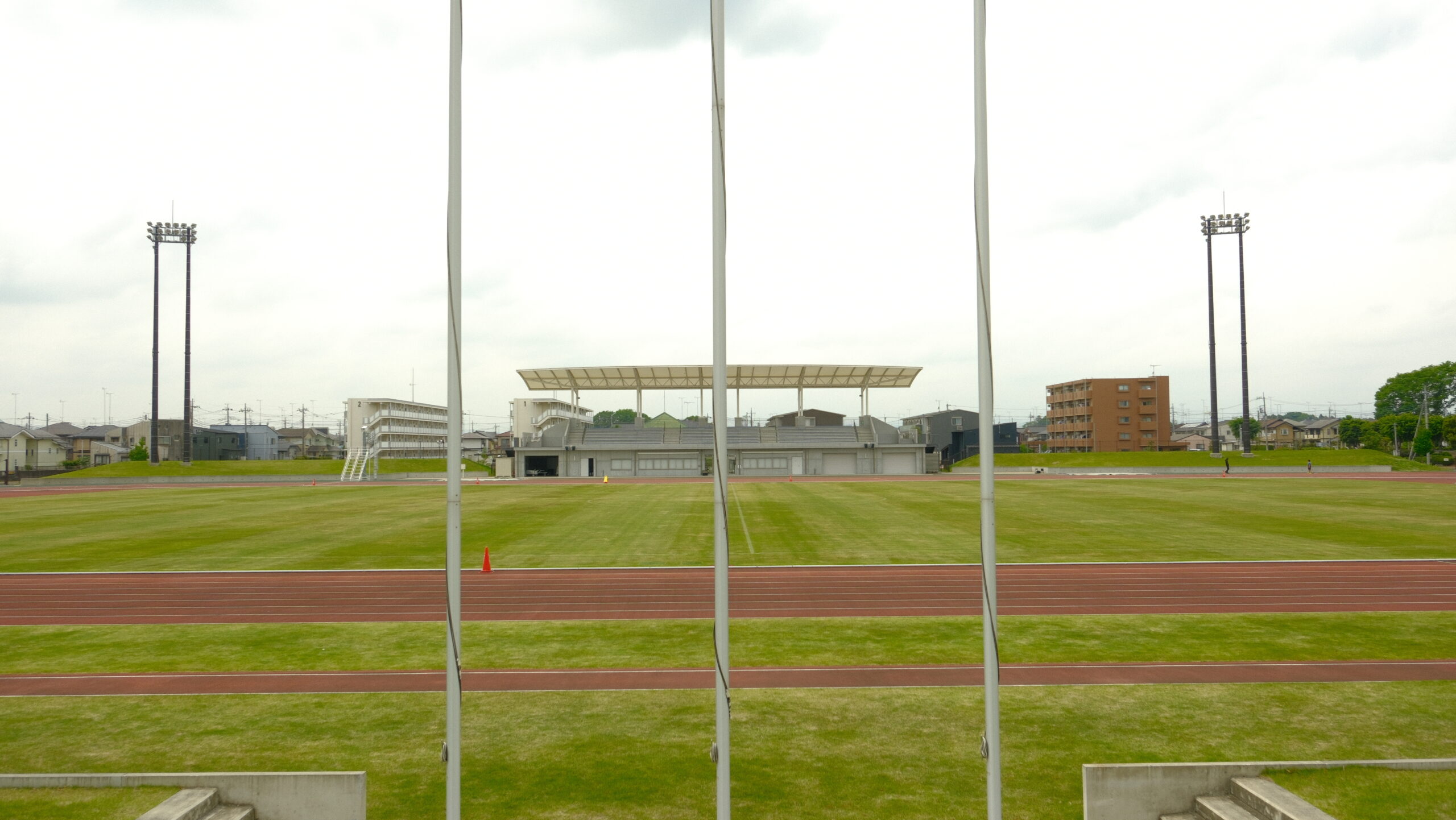 陸上競技場　大松山運動公園