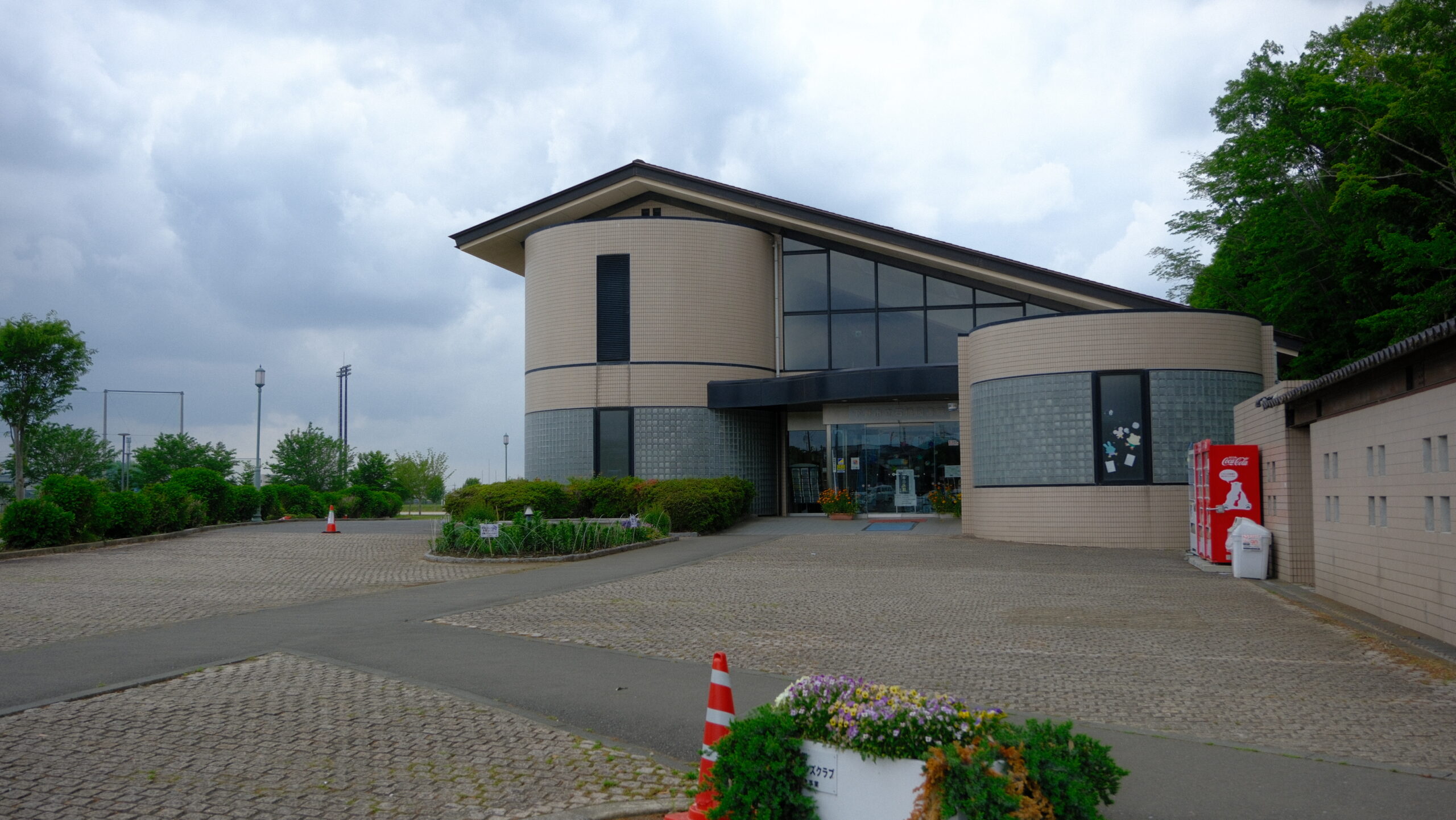 下野市立石橋図書館
