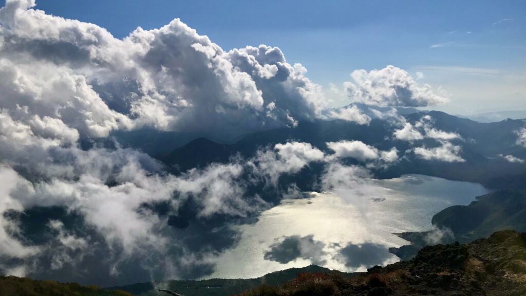 男体山