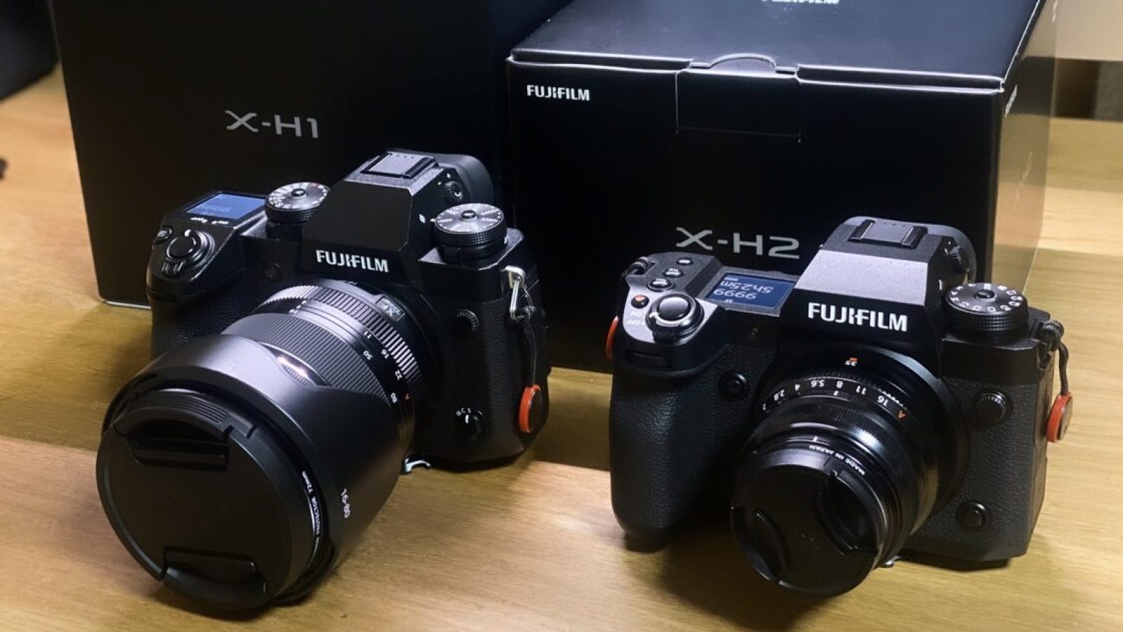 FUJIFILM　X-H2　X-H1