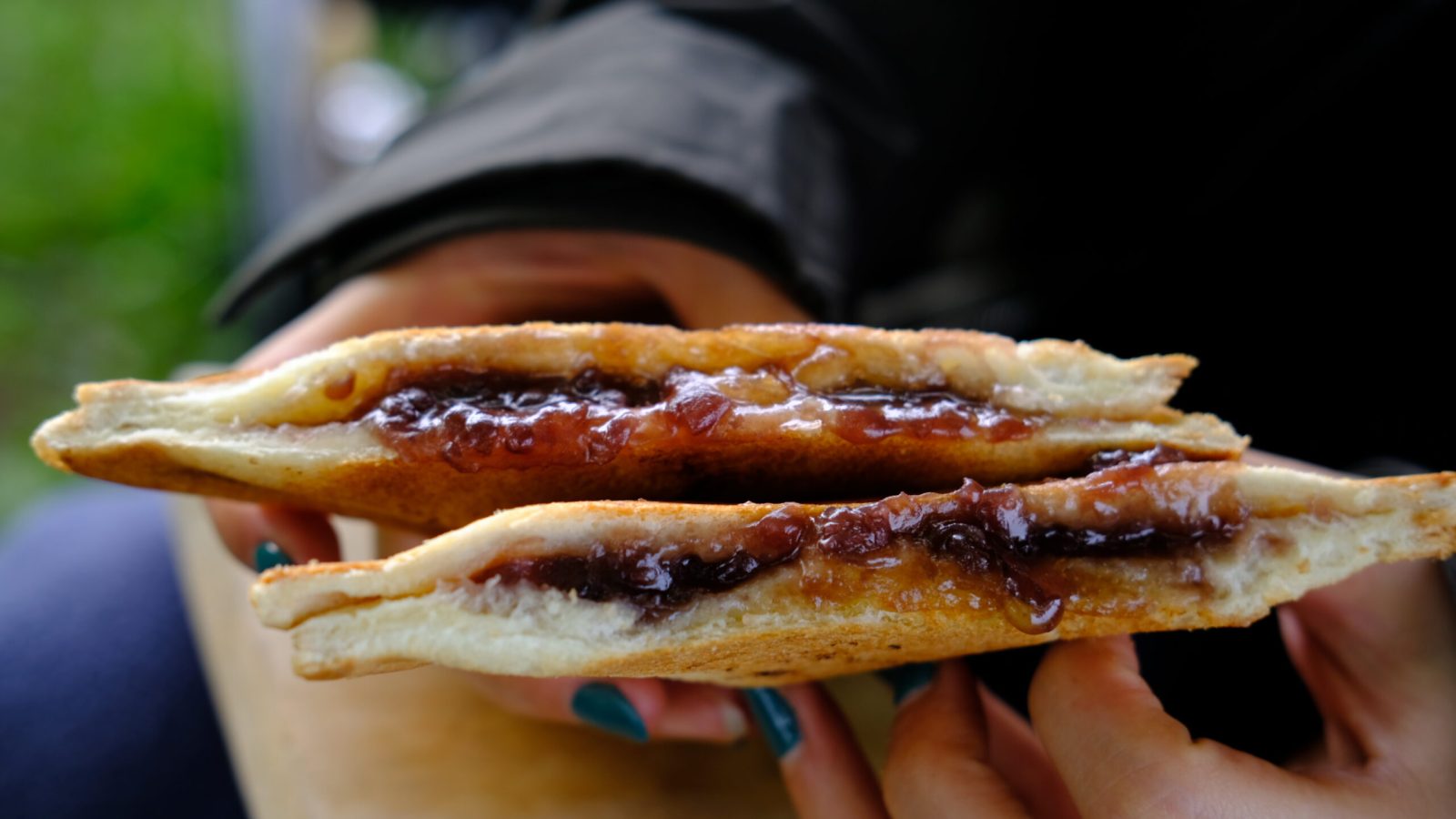 あんバターサンドの断面