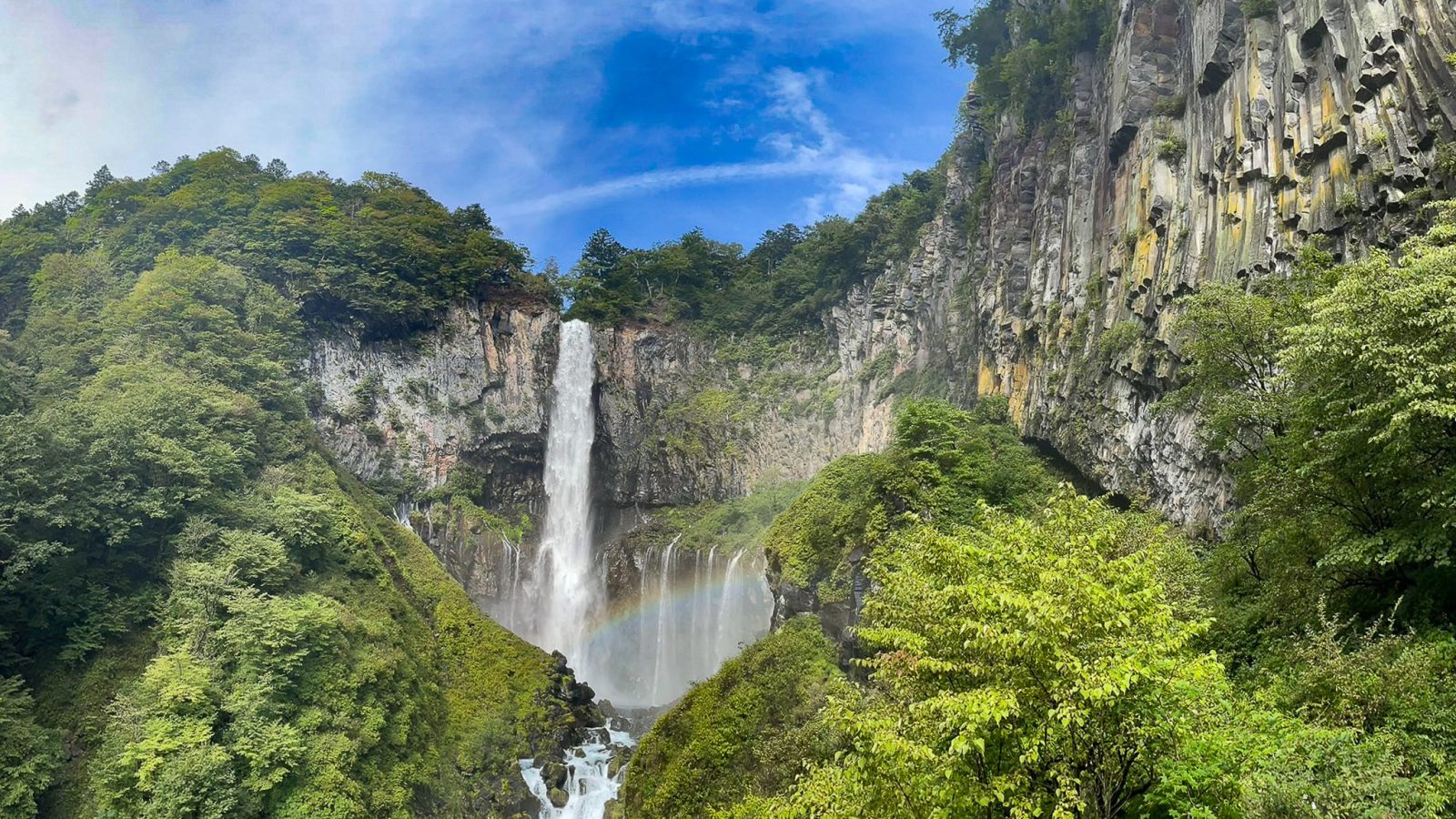 華厳滝　日本三名瀑